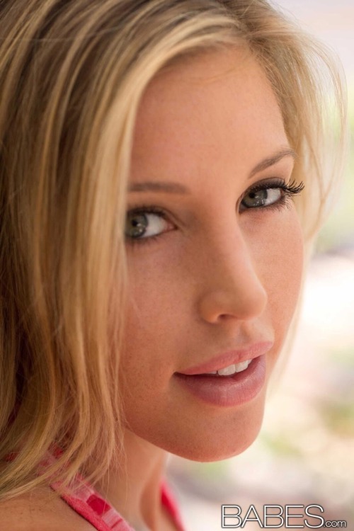 Samantha Saint porn pictures