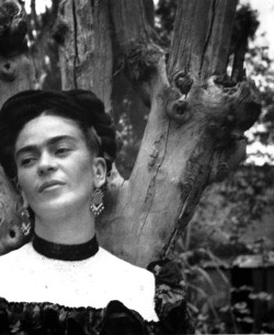 mangoestho:frida kahlo by lola alvarez bravo,