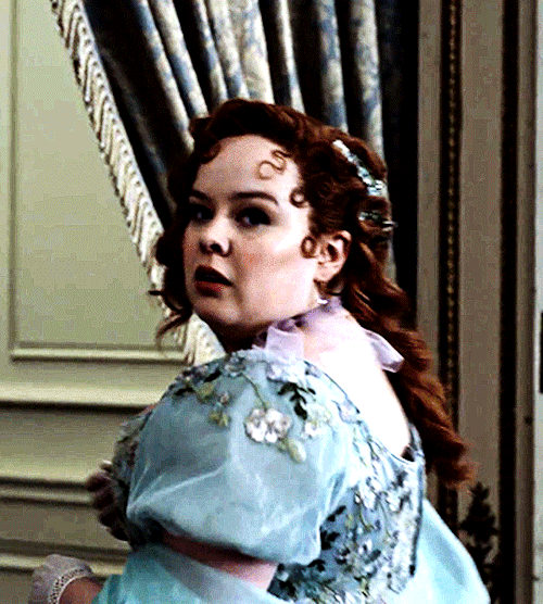 PENELOPE FEATHERINGTON And ELOISE BRIDGERTONin BRIDGERTON | S03E02 - "How Bright The Moon"
