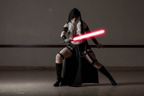 My last cosplay shoot of 2015 was with the amazing Seviria Cosplay and her original Sith Lord cospla