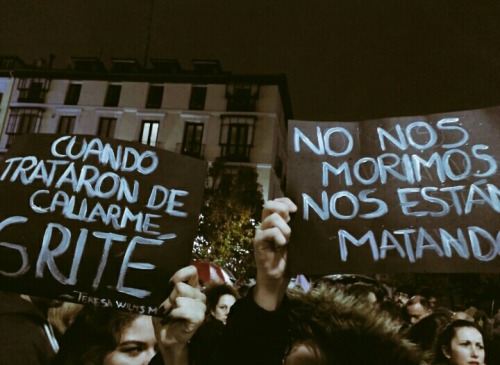 Disculpen las molestias, pero nos están asesinando.[Madrid; Manifestación 25N]