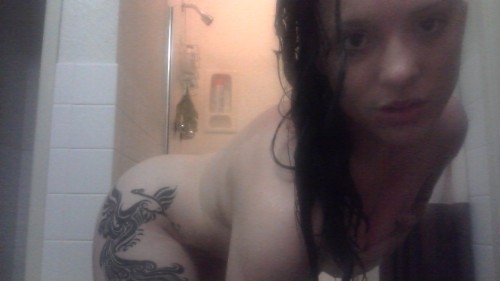 marinewife2469:  mymarinemindpart2:  Sexy Selfie Marine pt 3  Hot set of this sexy Marine girl