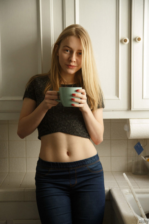 Porn models-fallinlove:  Freda Motten ‘coffee photos