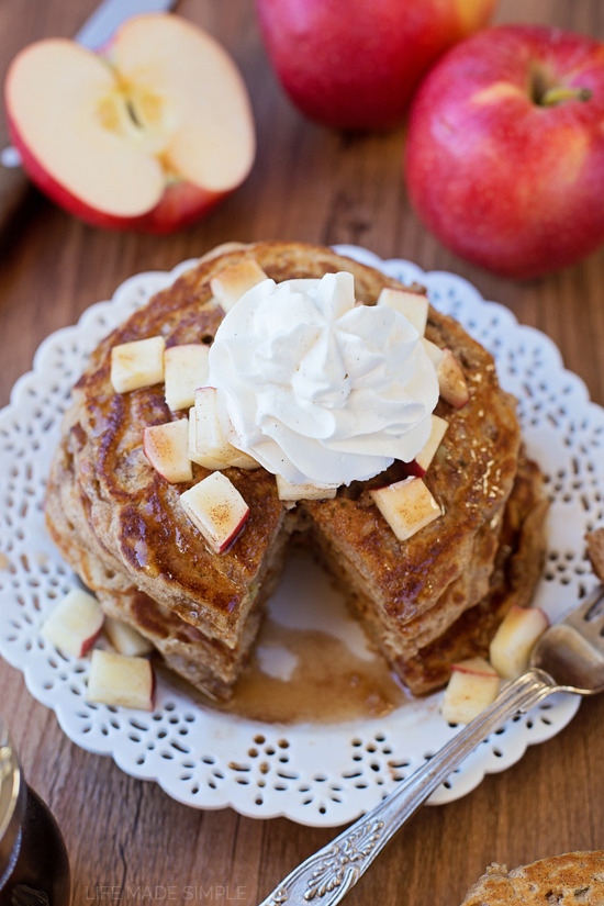 dancin-daisy:  sweetoothgirl:Apple Pie Pancakes with Spiced Maple Syrup x  Yumm😍