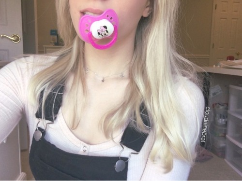 cloudninebrat: Baby got a new binkie with daddy Im in love xoxo