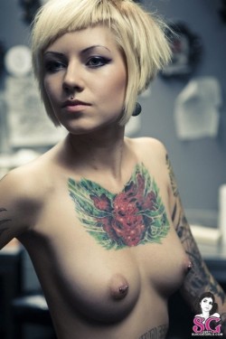 rockintattoobabes:  Source: Tattoos On Chicks