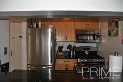 A fully renovated 1 bedroom apartment in a doorman building. Stainless steel appliances and granite 