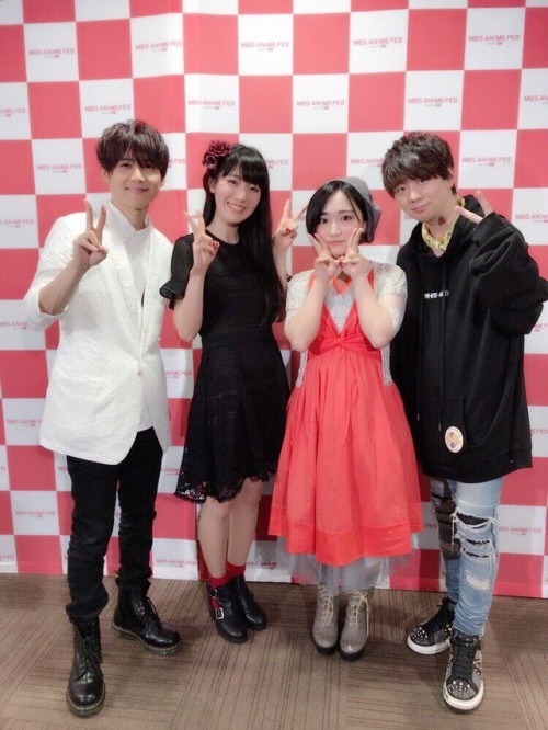 fuku-shuu: SnK News: Seiyuu Promote the October Reading & Live Event SnK seiyuu Ishikawa Yui (Mikasa), Kaji Yuuki (Eren), and Hosoya Yoshimasa (Reiner) attended the MBS Anime Fes today to promote the upcoming SnK Season 2 Reading & Live event