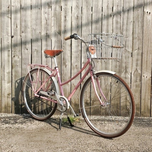 heritagebicycles: Small Jane, 8 speed, back rack, fenders and chain guard, @brooksengland hoxton bas