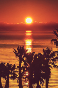 solem-lumen:Sunset at the beach