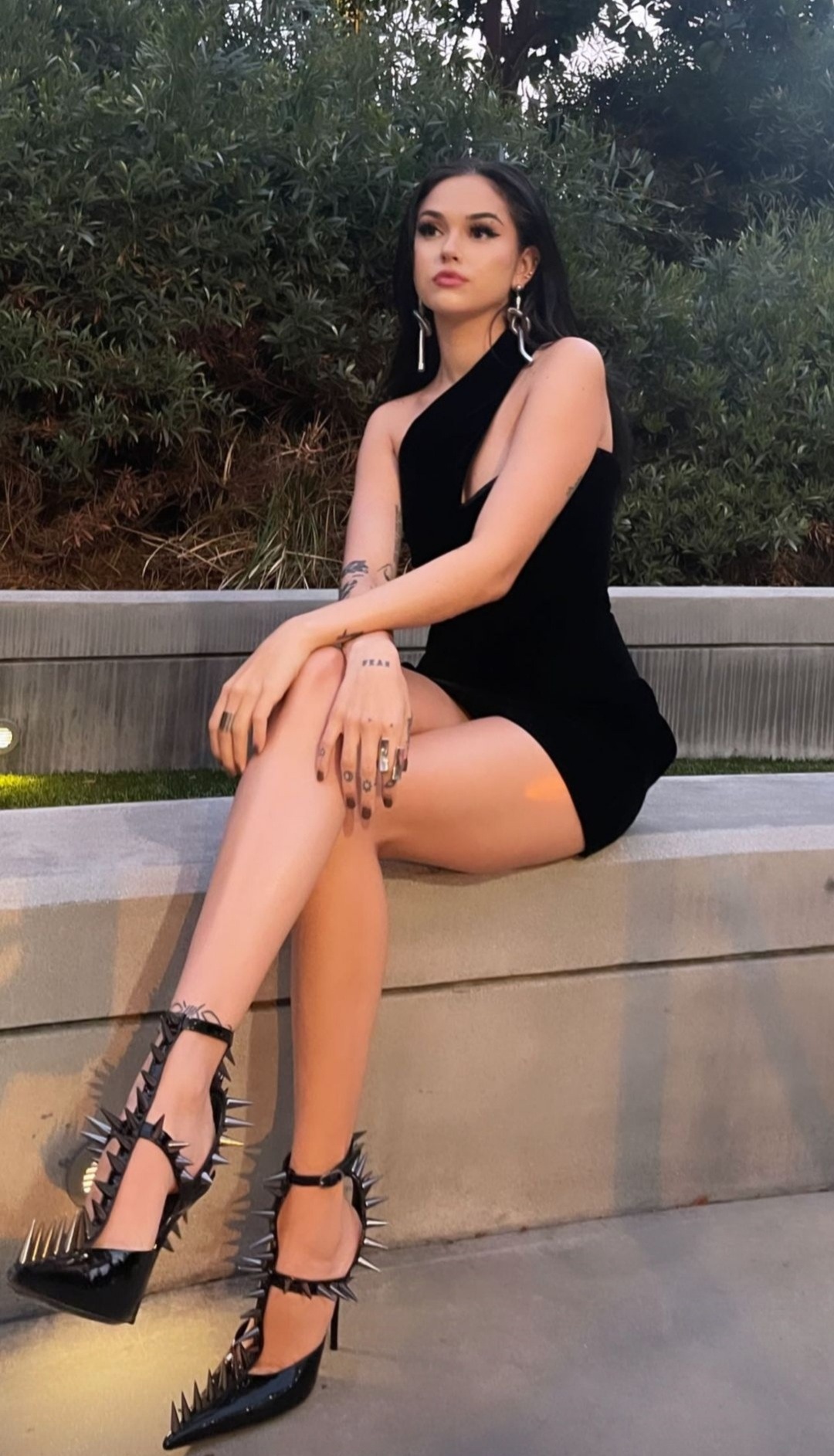 Maggie lindemann feet