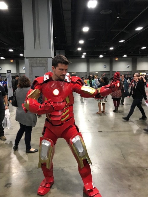 reiayanamismom: Awesomecon 2018 part 11 I’m that rose!!