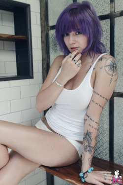 nakedsuicidegirls:  Katherine - Glass Houses