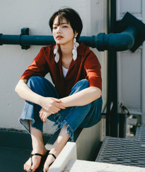 yua:  SPRING Magazine / @konichan7 photographer @nittakimihiko stylist @miho_ashino Hair&Makeup @yuko_aika
