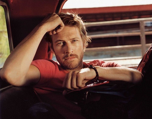hotfamousmen:  Luke Bracey