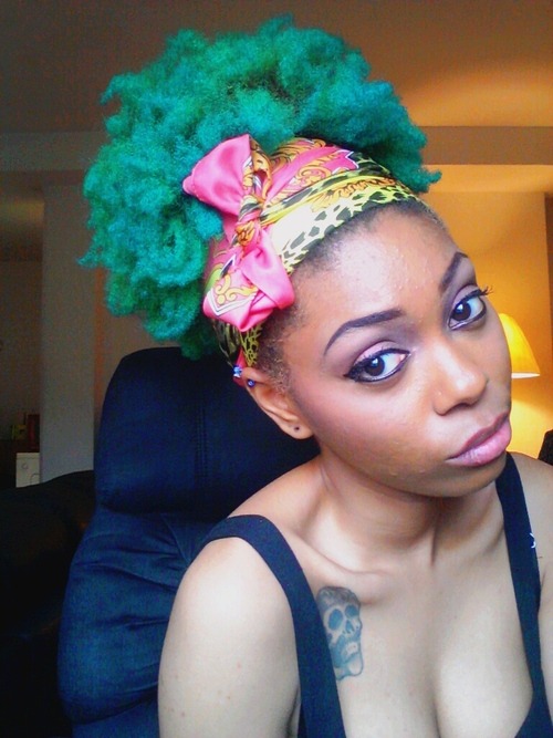 thegoldinmypocket:  =) 