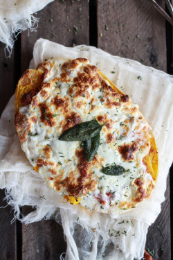 foodfuckery:  Roasted Garlic Spaghetti Squash