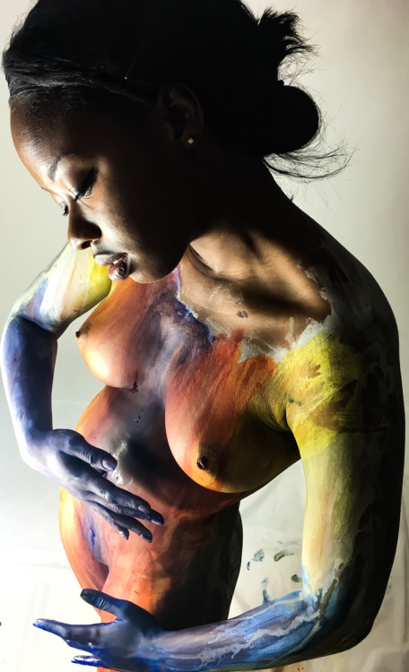 realfitnudist: Behind the scenes shots from my shoot with @shatteredvortex , images