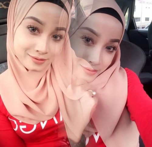 sangap-awek-tudung:hijabister7:Geram tengok body diatngok muka pun dh stimmm …. gerammnyaaa