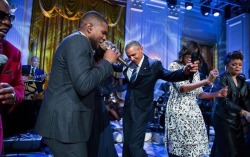 rudegyalchina:  sourcedumal:  twitchettmaidhood:  baronessvondengler:  marsofbrooklyn:  naejpink:  hautepreneur:  allthingsobama:  POTUS, FLOTUS, and Usher dance at the final In Performance at the White House concert celebrating the music of Ray Charles.