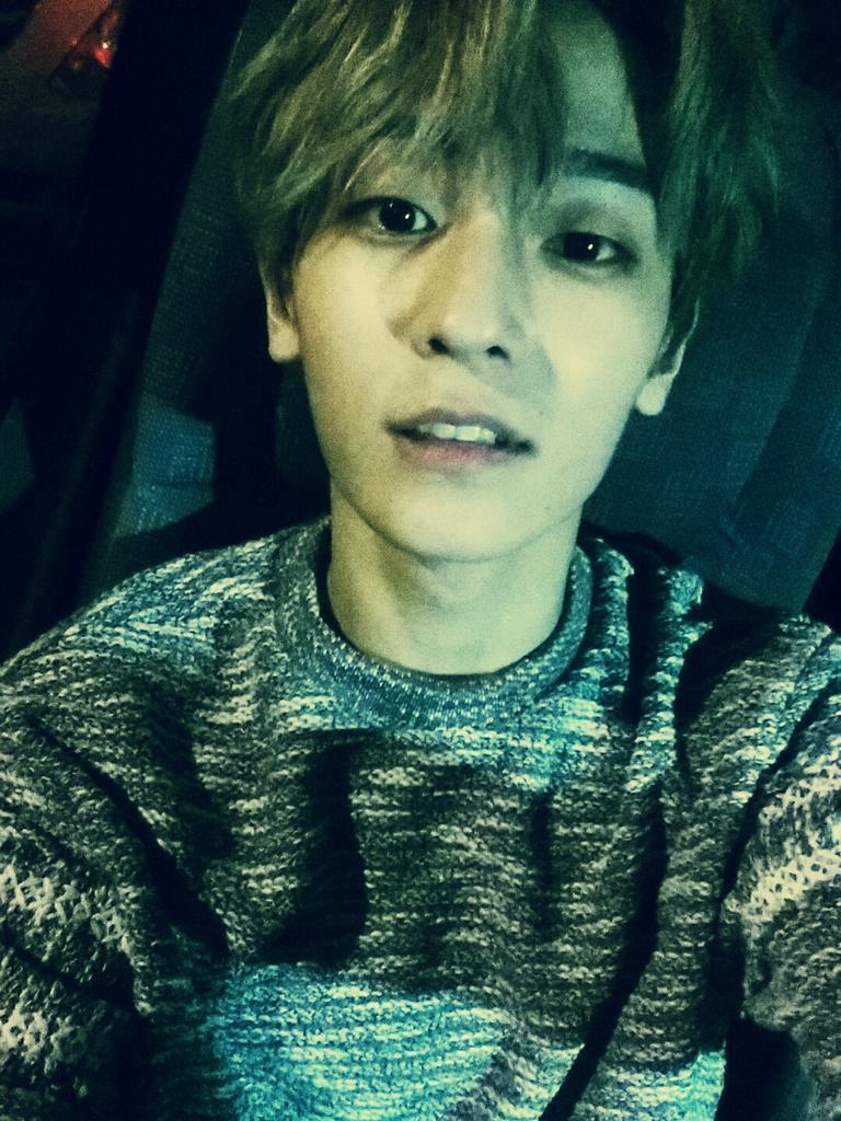 fyteensontop:   칠레는 오후 여섯시 사십분   6:40 PM in Chile trans. cr;