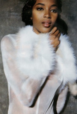 sfilate:  Naomi Campbell in “Enroulez-moi!” photographed by Chico Bialas for Elle France, December 1990 