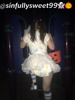 sinfullysweet99:  Lookie at me!!!!!! I was all littled up for Halloween and even though I was 