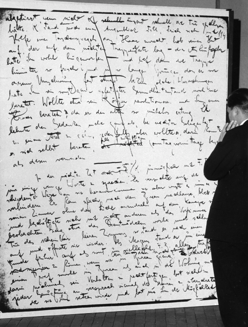 house-of-romanov: Display of a page in Franz Kafka’s handwriting, in an exhibition in Berlin, 