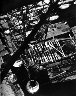 onlyoldphotography:  László Moholy-Nagy: