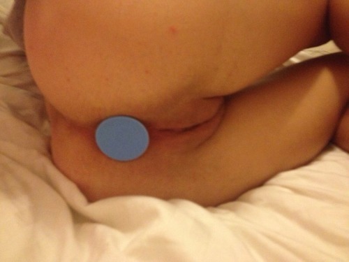 1121sexcrazyteens:  Starting the day with my ass plugged!