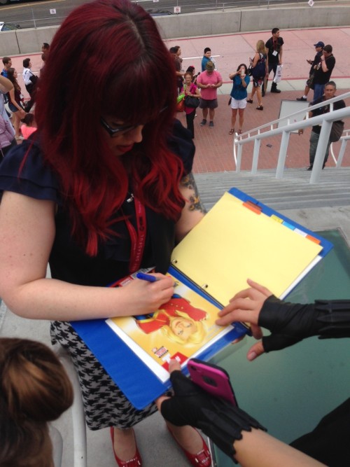 Meeting the “SO amazing” kellysue at the carolcorps meet up at SDCC!! So many great peop