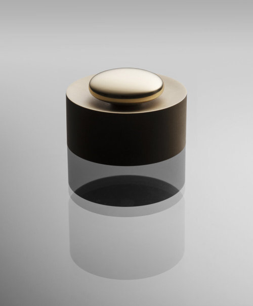 Bell by studio EgliBell is an eye-catching minimalistic doorbell with a smooth appearance. The brass