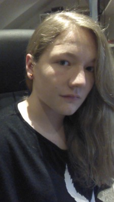 thatteencrossdresser:No makeup but I’ll hope you won’t mind :3  cute &lt;3