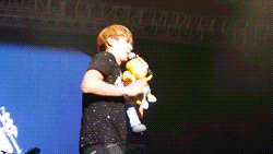 jooee:  Yonghwa introduced Bart Simpson in that Simpson voice 