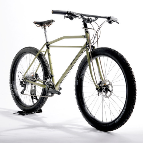 bikesandgirlsandmacsandstuff:  (via A Gallus In Green: Stuart’s Kustom Klunker | Cycle EXIF)