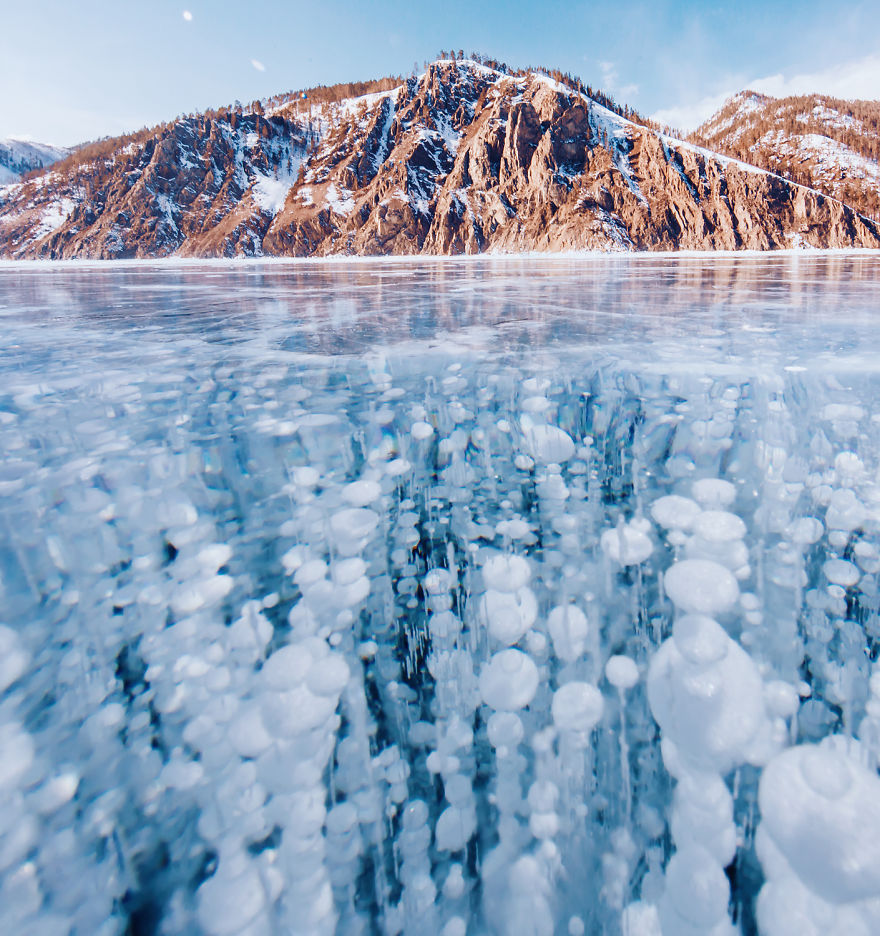 mymodernmet:Magical Photos of the World’s Oldest Lake Frozen Over