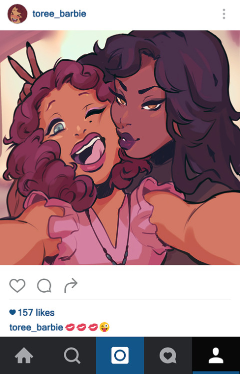 Dez doesn’t really get the whole idea of “selfie culture”, but she took one with her little boo anyway.