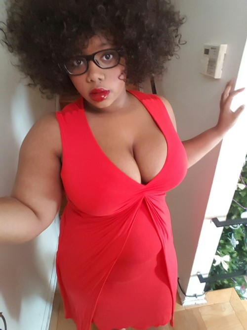 afatblackfairy: I decided to embody Aphrodite for Blackout~ (Blackout Pt.1)