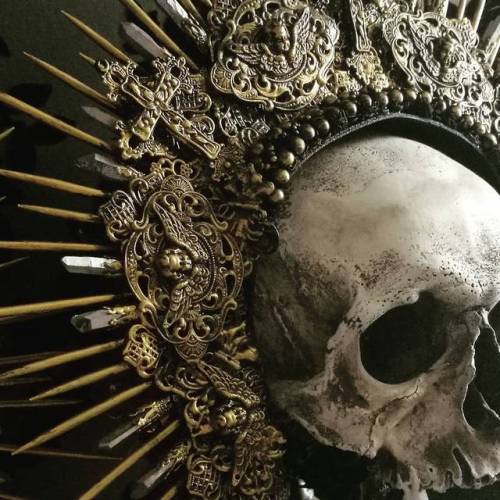 wordsnquotes:  Macabre Themed Crowns & Halos by Cara Trinder Get them here! 