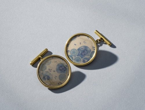 bleu-et-vert:  Two gold cuff links, Russia, 1894-1918 Plague is an infectious disease caused by bact