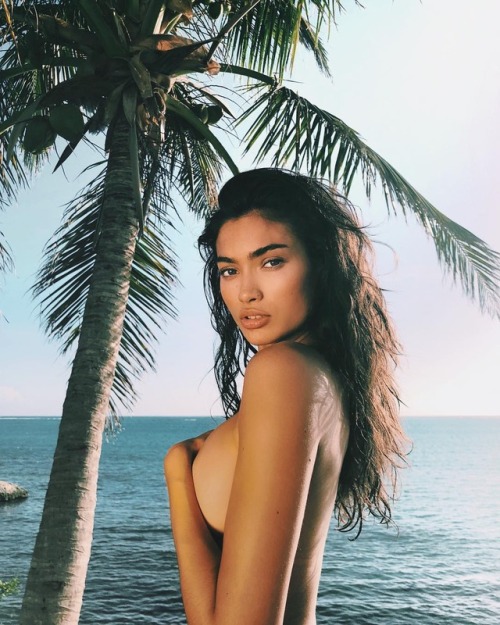 labella-instagram:  kellybellyboom
