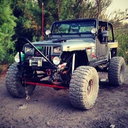 jeepbeef:  Standing tall and proud #jeepyj