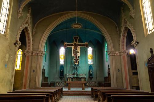 abandonedandurbex:Blue Chapel [5456x3632]