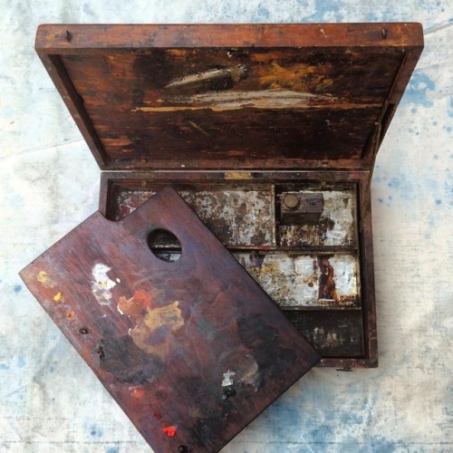 This antique German-made paint box & palette found a home today! #mousetrapvintage #antiqueartsu