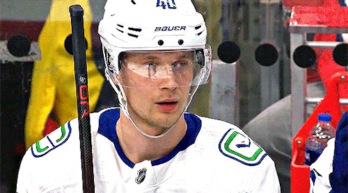 canucks @ capitals | 01.16.22 #elias pettersson#vancouver canucks#canucks#gifs* #me going back to rewatch both of peteys goals: