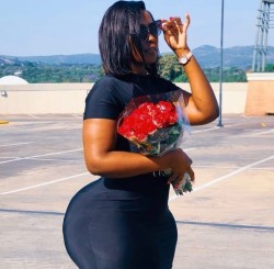 princejazziedad:DeliciouslySexy Curvy BootiDelicious AFRICAN Mami&rsquo;s. ❤️💛💚