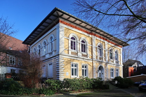 Itzehoe, Propstenhaus by Mecklenburg-Foto Das Propstenhaus wurde 1885 als Hauptpastorat der Kircheng