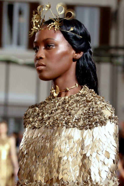 detailingthedetails:Valentino haute couture fall/winter 2015-2016