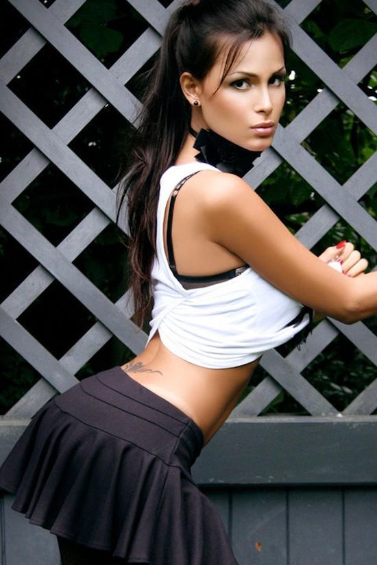 tgirlfantasy:  Patricia Araujo - Soooo Pretty as a girl and i like the way she standing