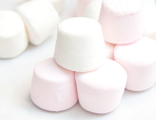 sapphicshimmers:Pink and white marshmallows ~ (photo credit)(please do not delete the credit)